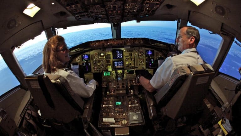 Salaire pilote de ligne : combien gagne un pilote de ligne en 2023