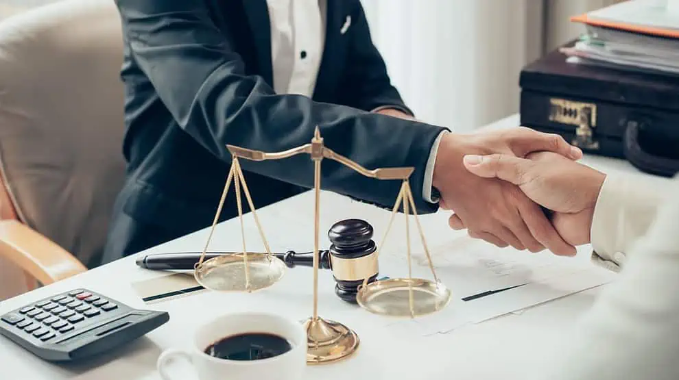 Signature d'un contrat en droit