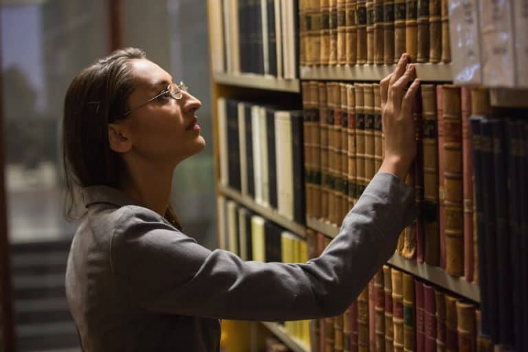 Salaire juriste : combien gagne un juriste en 2025