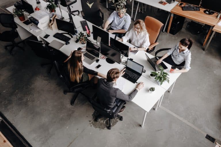 10 métiers de la communication qui recrutent en 2025