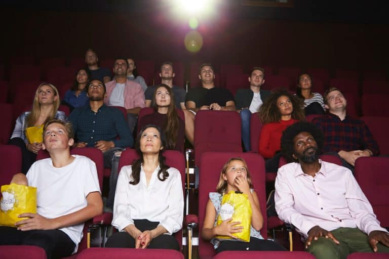 10 métiers du cinéma qui recrutent en 2025