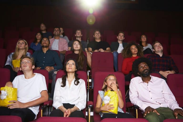 10 métiers du cinéma qui recrutent en 2024