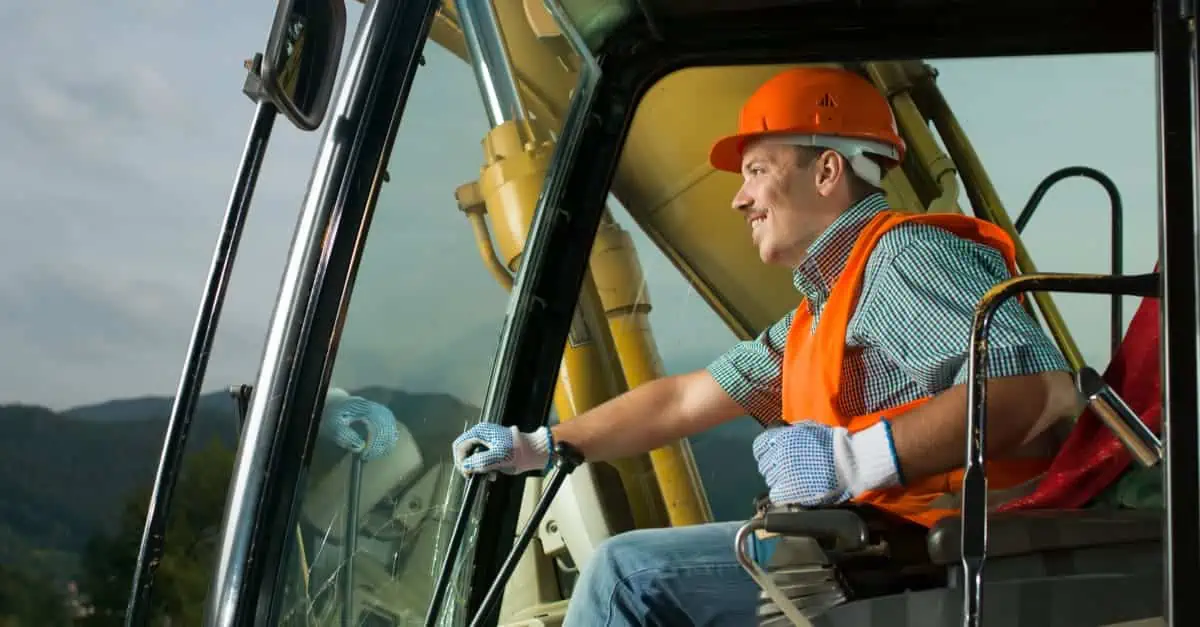 Conducteur d'un engin de chantier