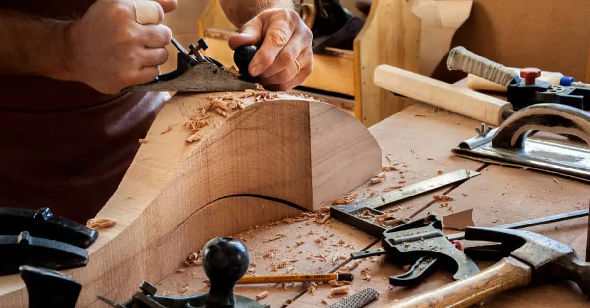 Construction de meubles en bois
