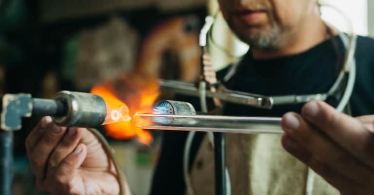 BEP Métiers d’art verre option Métiers de l’enseigne et de la signalétique : durée, programme…