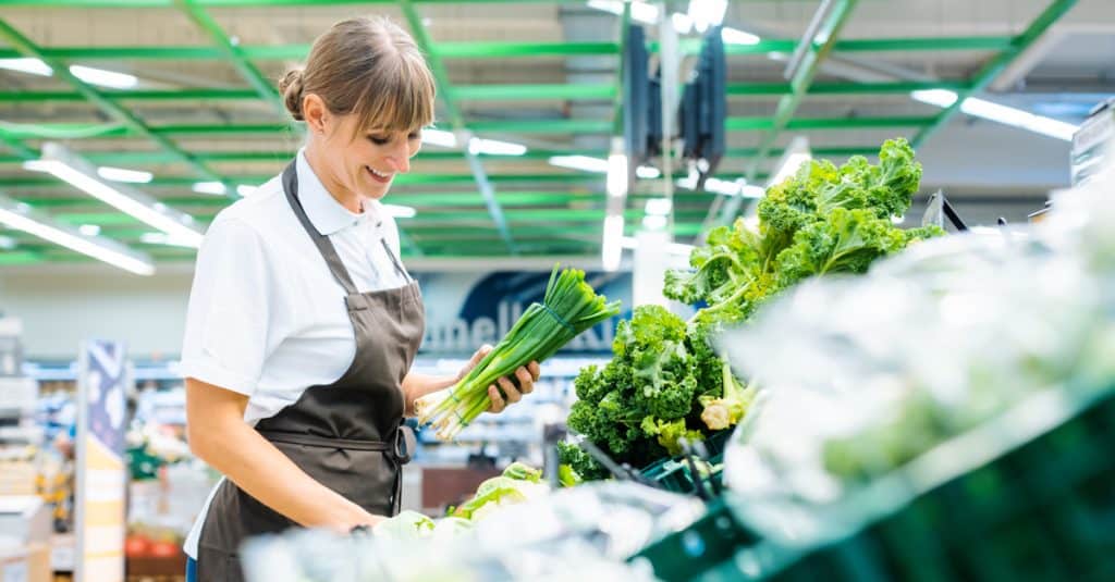 Chef d'un rayon fruits et légumes