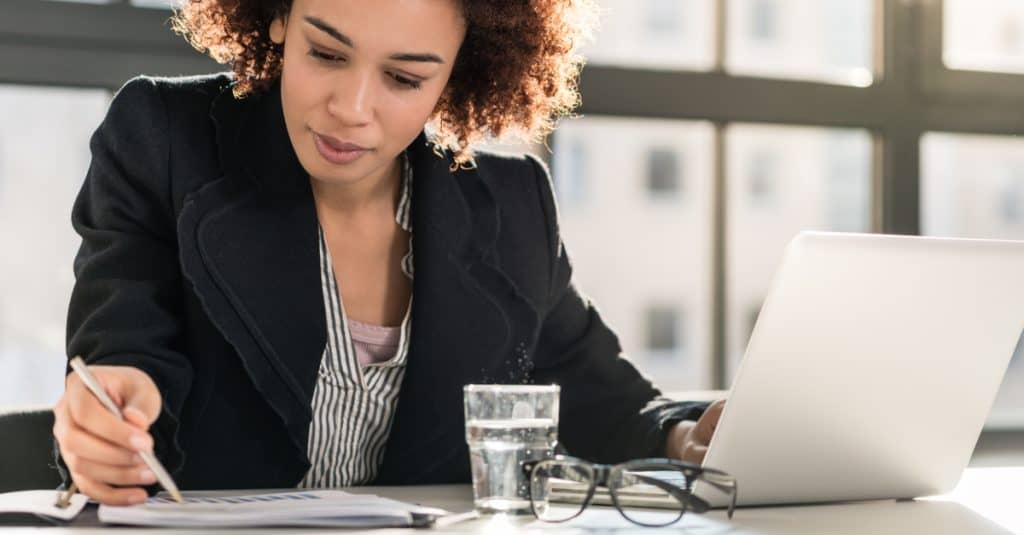 Auditrice dans une entreprise