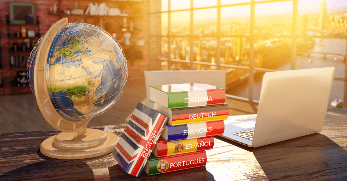 Globe et dictionnaires de plusieurs langues