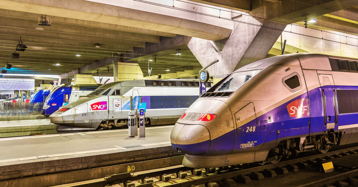 Trains TGV à quai