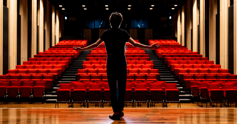 DEUST Théâtre : durée, accès, programme et débouchés