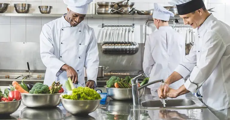 Devenir Chef de partie : missions, salaire et formation