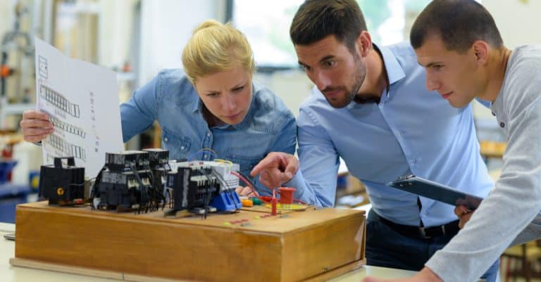 BTS électrotechnique : durée, accès, programme et débouchés