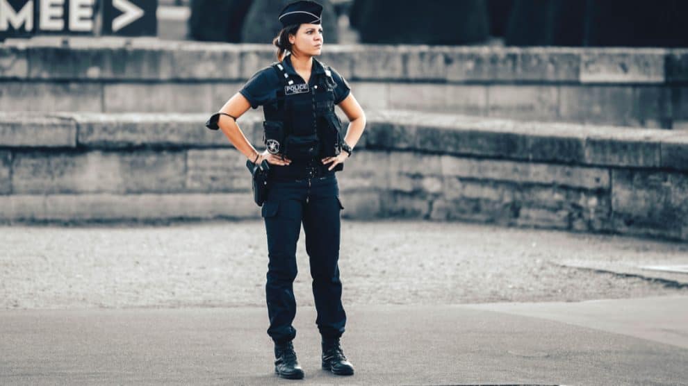 Policière à Paris