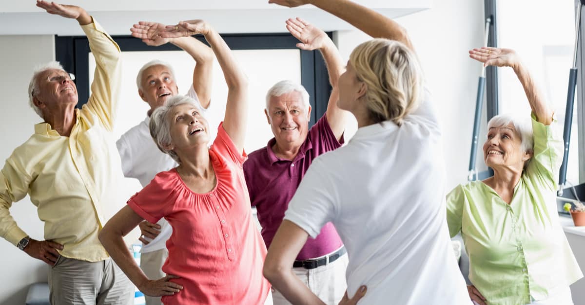 Séance d'activités physiques pour des séniors