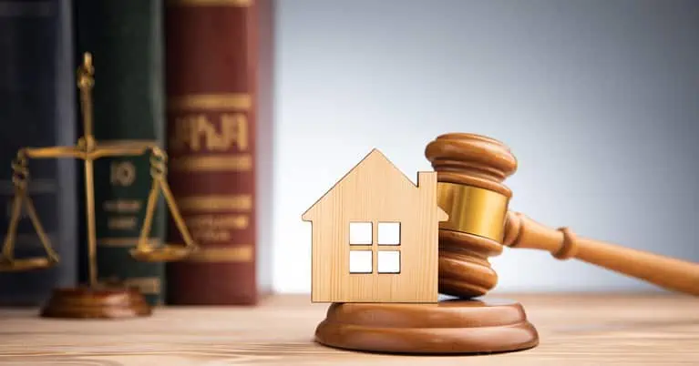 Devenir Assistant juridique immobilier : missions, salaire et formation